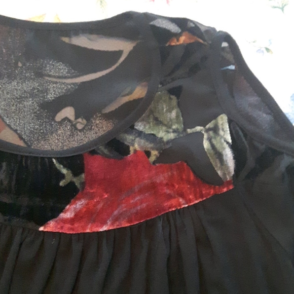Size S studio cold shoulder velvet sheer top - Picture 9 of 13